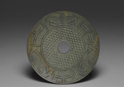 图片[2]-Bi disc with twin-bodied animal-mask pattern, middle Warring States period to Western Han dynasty (375BCE-8CE)-China Archive